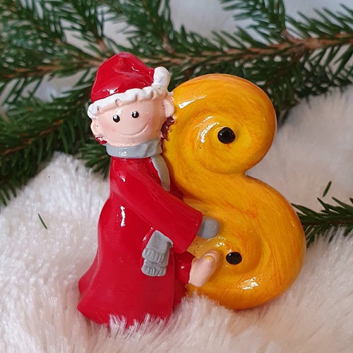 Barfota nisse med lussekatt