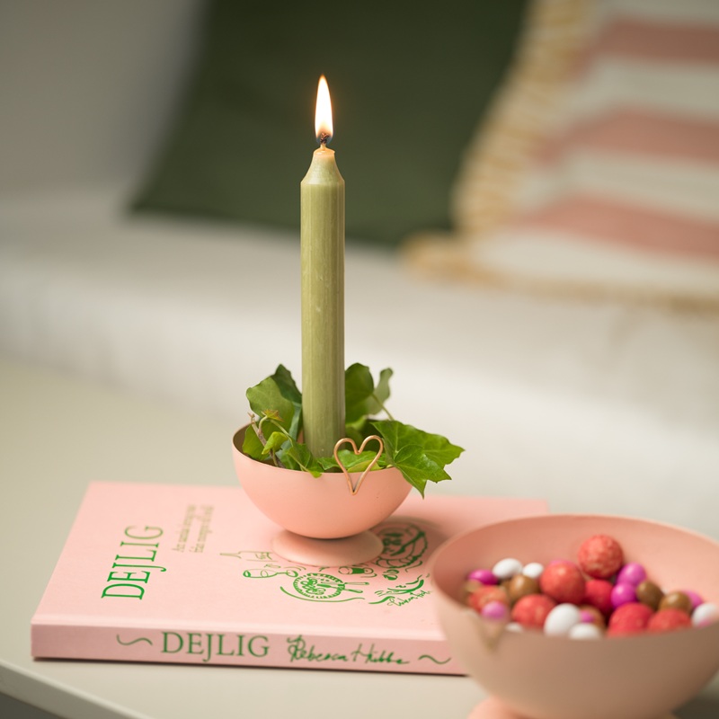 Ljusstake rosa i hamrad plåt