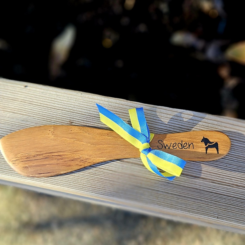 Smörkniv i teak med dalahäst – Sweden 